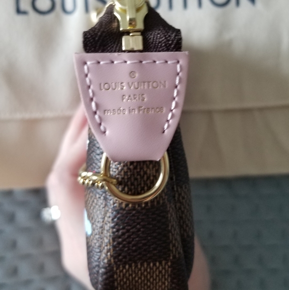 Louis Vuitton Mini Pochette Christmas 2020 edition - Picture 2 of 16